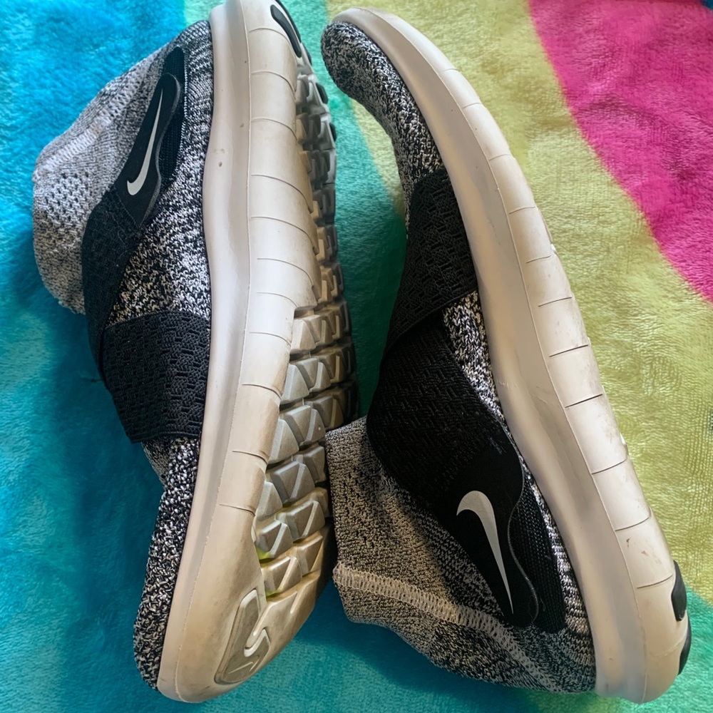 Nike Free RN boys size 6 - Picture 2 of 6